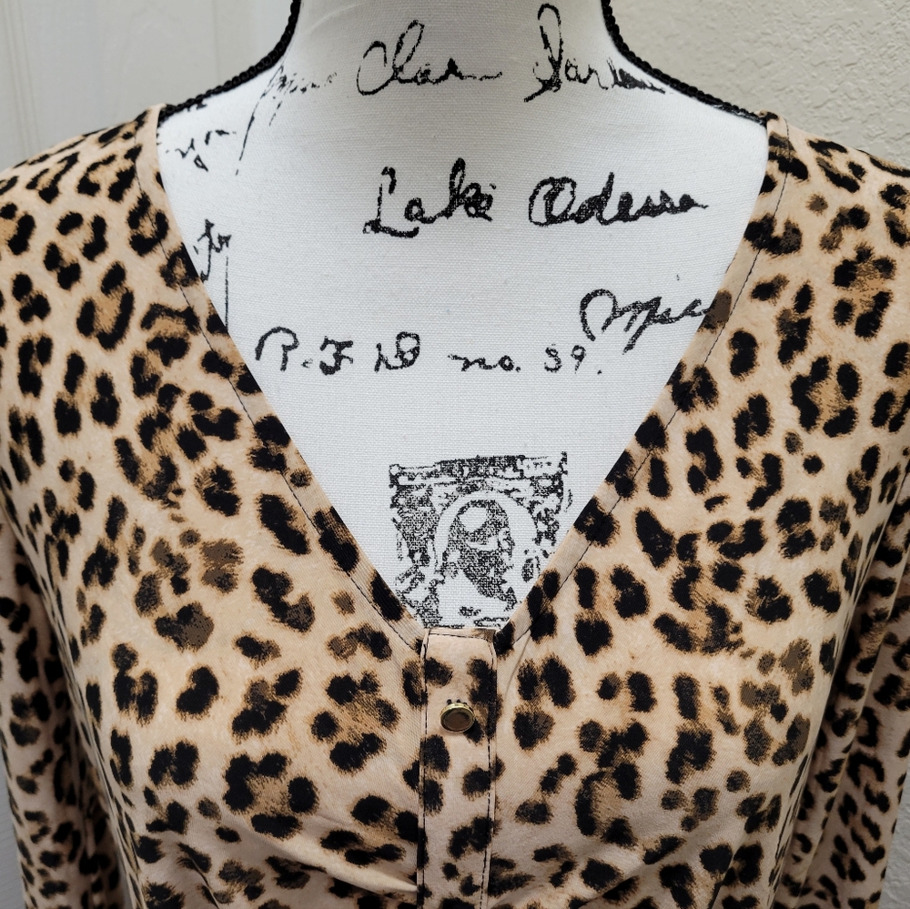 NWT•I.N.C. International Concepts Womens Cheetah Print Ruched-Front Top•Small•🐆 - Picture 10 of 10